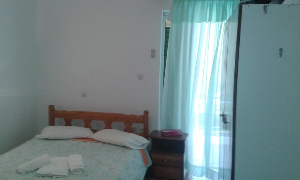 Manoleas Rooms To Let Leonídion Chambre photo